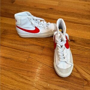 Nike White and Red High-Tops